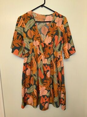 SHEIN Tropical Leaf V-Neck Mini Dress in Green and Coral